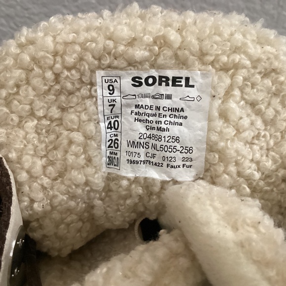 SOREL Out N About Faux Shearling Bootie (Women), size 9 - Picture 4 of 9